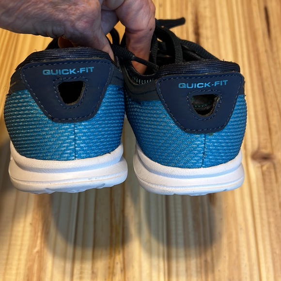 Size 6.5 Skechers goga mat technology sneakers - Picture 4 of 7